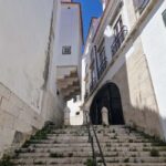 Lisbon: Hidden Gems Walking Tour with Coffee & Pastries - Pausing for Coffee and Pastries