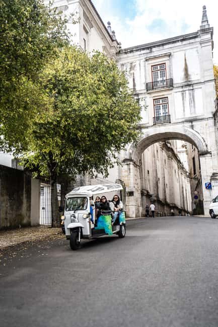Lisbon Highlights: Private Tuk Tuk Sightseeing City Tour - What to Expect from the Itinerary
