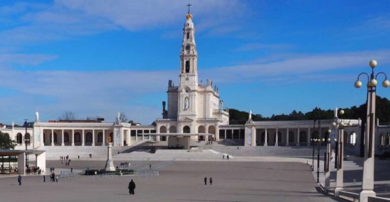 Lisbon: Private Sanctuary of Fátima half day Guided Tour - The Sanctuary of Our Lady of Fátima