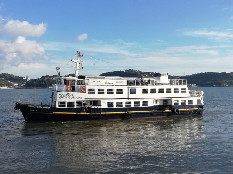 Lisbon: Tagus River Cruise with Welcome Drink - What to Expect on the Cruise