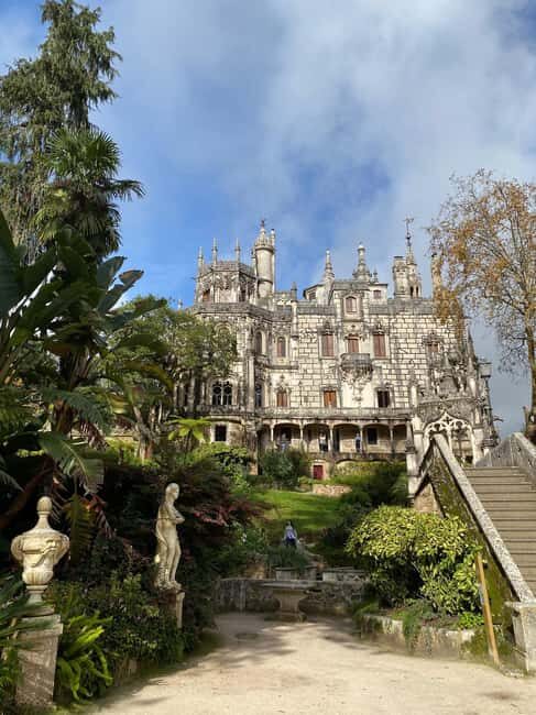 Lisbon to: Sintra, Pena & Regaleira guided 8pax group tour - Discovering the Highlights of Sintra and Beyond