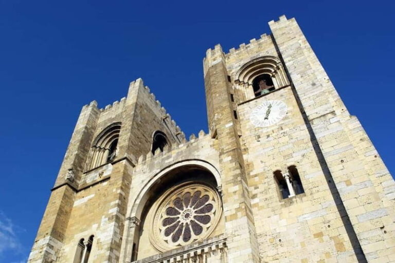 Lisbon Walk: Old Quarter, Hidden Walls & Stunning Views - What You Can Expect on This Tour