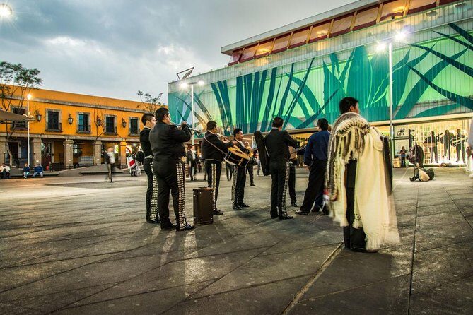 Live a Mexican Night in Plaza de los Mariachis - Who Should Book This Tour?