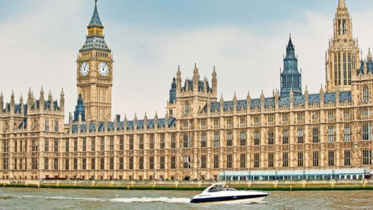 London: 2 hour private luxury Thames boat cruise / hire - Good To Know