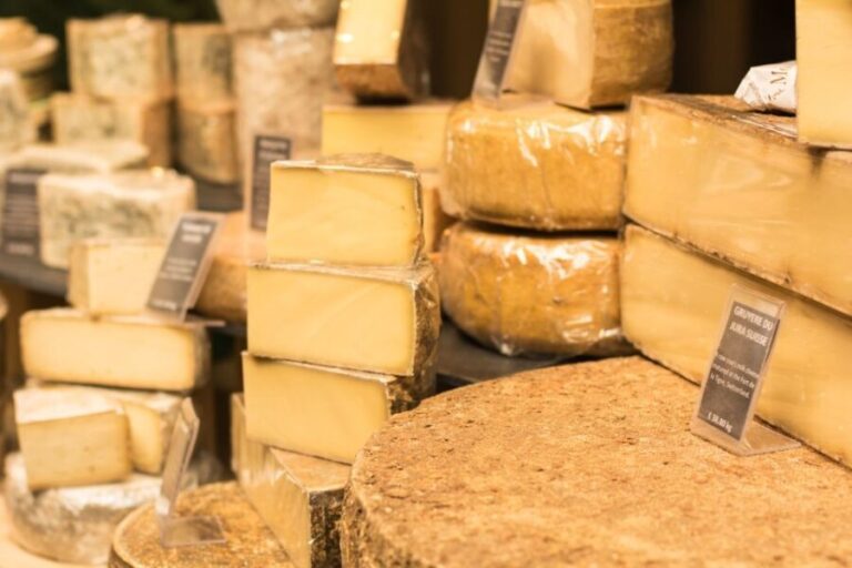 London Food Tour in Soho or Borough Market With 6+ Tastings - Soho: A Global Food Melting Pot