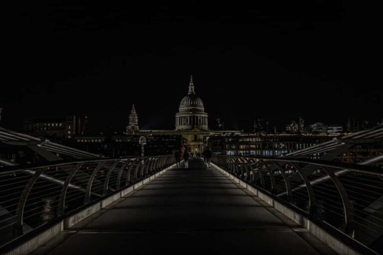London: Ghosts, Legends & Mysteries Haunted Walking Tour - The Sum Up