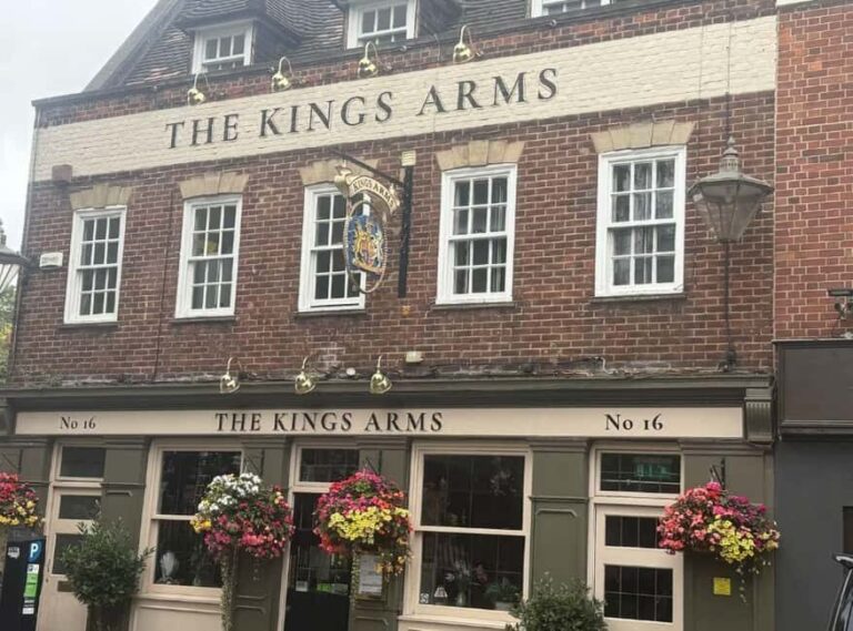 London: Greenwich Pub Crawl with Beer and Dinner Option - What to Expect and Practical Details