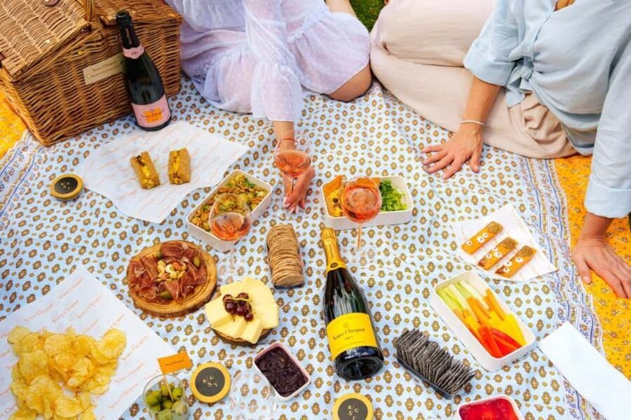 London: Royal Palaces and Picnics Experience - Frequently Asked Questions