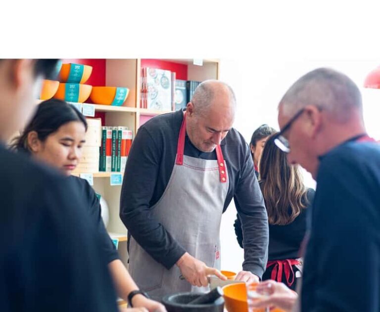 London: Vegetarian Thai Cooking Class with Wine - The Craft of Thai Curry Paste and Vegetables