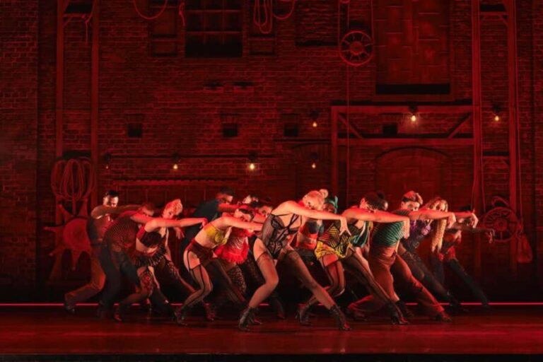 London's West End: Ticket to Moulin Rouge! The Musical - The Itinerary and the Show Experience