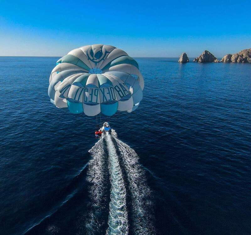 Los Cabos: Parasailing, a new perspective from the skies. - Safety and Comfort