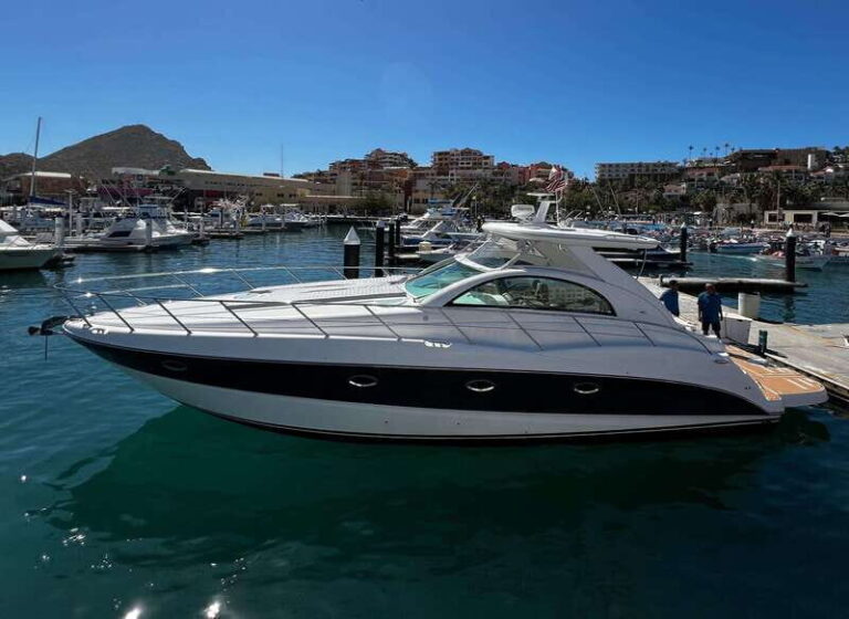LOS CABOS: PRIVATE BAY AND ARCH TOUR. LUXURY YACHT - Detailed Review of the Experience
