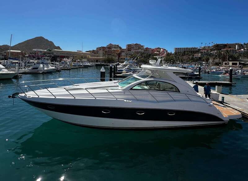 LOS CABOS: PRIVATE BAY AND ARCH TOUR. LUXURY YACHT - Detailed Review of the Experience