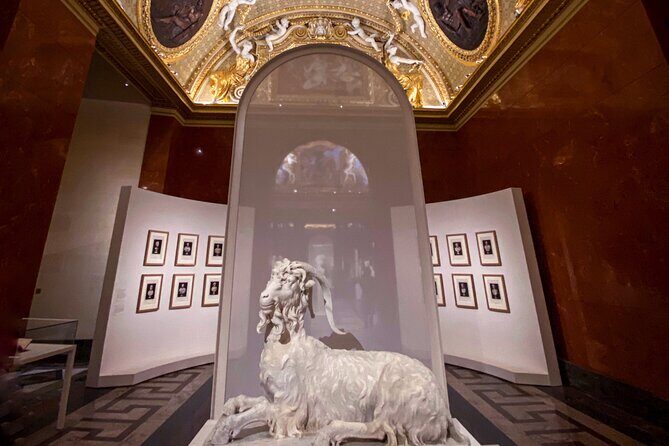 Louvre Highlights & Mona Lisa, Reserved Access with Expert Guide - The Meeting Point & Entry