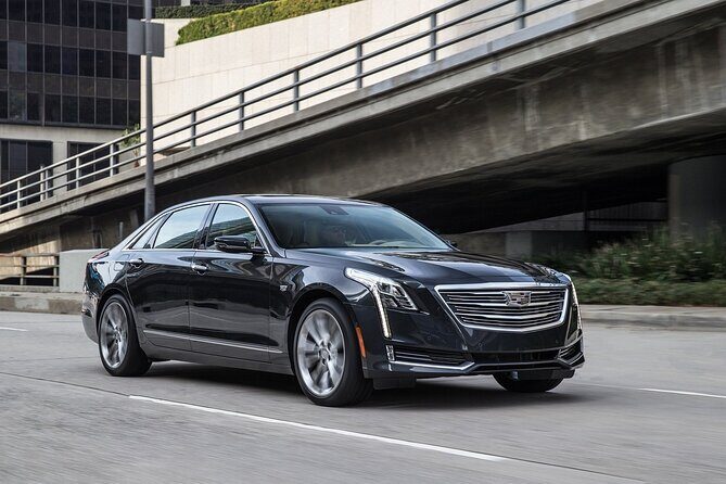 Luxury Sedan O'Hare/Midway Airport (Curbside)  Chicago Ony Way - What to Expect from This Airport Transfer