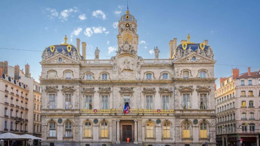 Lyon: between history and cinema, guided tour and coffee break included. - A Closer Look at the Lyon: Between History and Cinema Experience