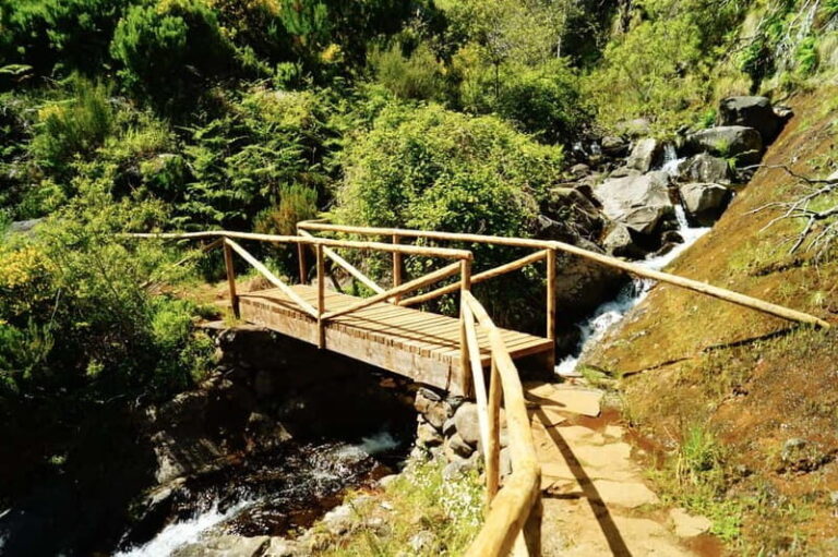 Madeira : Sunrise at Pico do Arieiro + 2 Hikes - PR1 and PR3 - The Journey Begins: Pickup and Early Morning Excitement