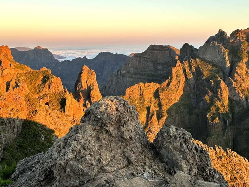 Madeira: Sunrise at Pico do Arieiro with short hike on PR1 - What to Expect from the Sunrise Experience