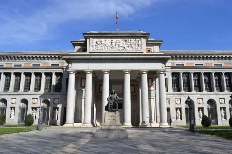 Madrid del Arte: Guided visit to the Prado Museum and the Reina Sofia Museum - Visiting the Reina Sofia Museum