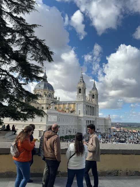 Madrid: Old Town Tour with Tapas Break - Why This Tour Offers Great Value