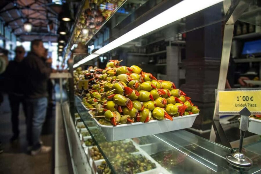 Madrid: Private Habsburgs Madrid Tour With Local Guide - The Heart of Madrid: Main Highlights