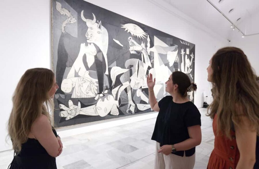 Madrid: Reina Sofía Small Group Tour & Skip-the-line Entry - The Itinerary: A Focused, Meaningful Journey