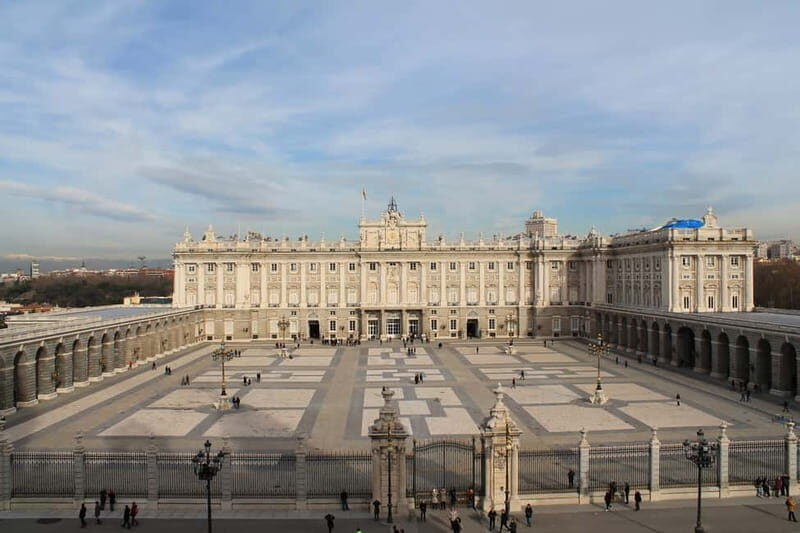 Madrid: Royal Palace Private Tour with Tickets - Why This Tour Works Well