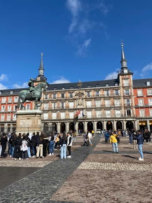 Madrid: walk through the Barrio de los Austrias with the option of visiting the Prado Museum - Walking Through Madrid’s Historic Heart