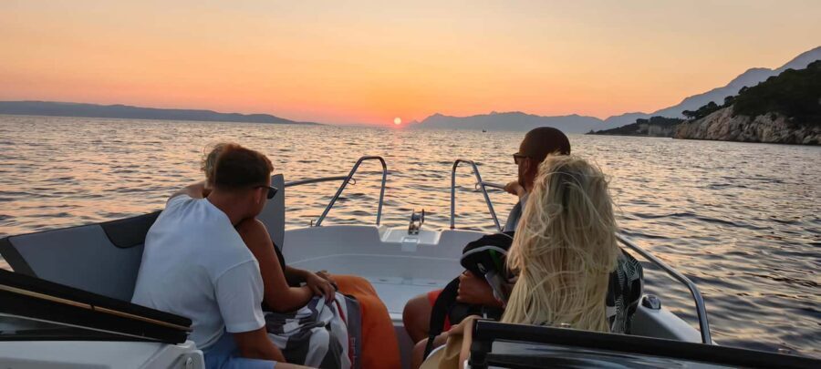 Makarska: Speedboat Sunset Tour to hidden bay on island Bra - The Itinerary: What to Expect on Your Speedboat Sunset Tour