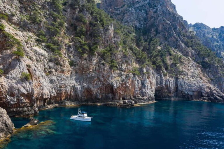Mallorca: Private boat tour in Palma de Mallorca - The Itinerary: What to Expect