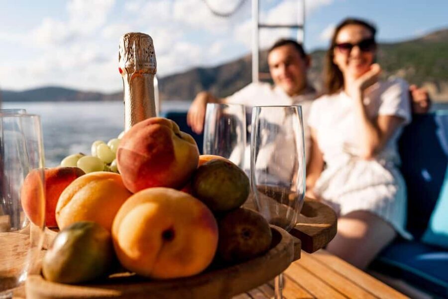 Mallorca: Private Yacht Cruise with Snorkeling and Drinks - Who Will Love This Experience?