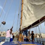 Marseille: Sailing cruise in the calanques, lunch and wine - FAQs