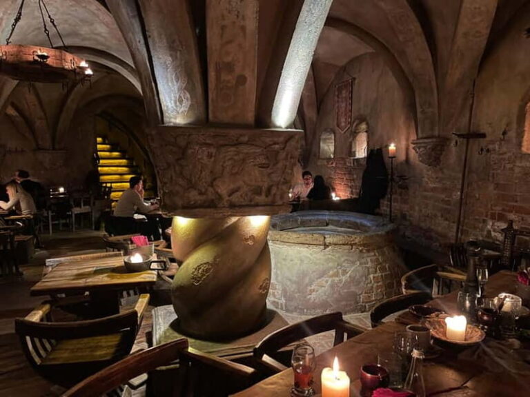 Medieval Nights: Drink, Snack tasting & Guided Adventure - The Tasting Experience: Drinks and Snacks with a Medieval Twist