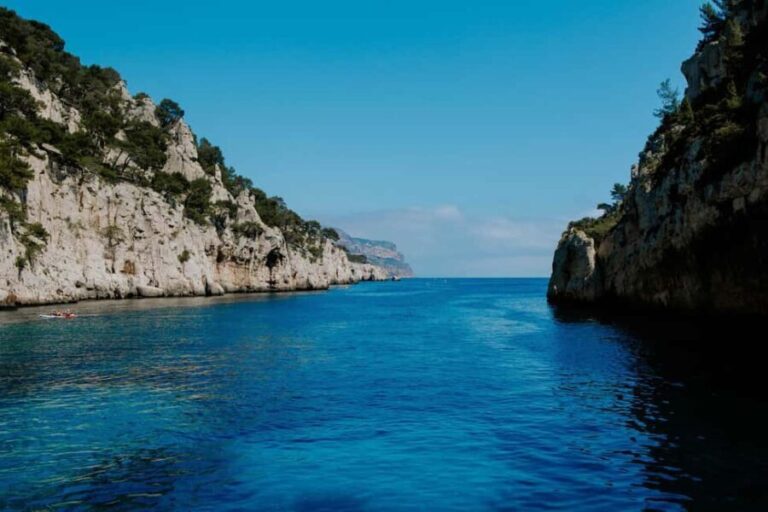 Mediterranean Dream: Cassis, Calanques boat & appetizer - Boat Ride to the Calanques