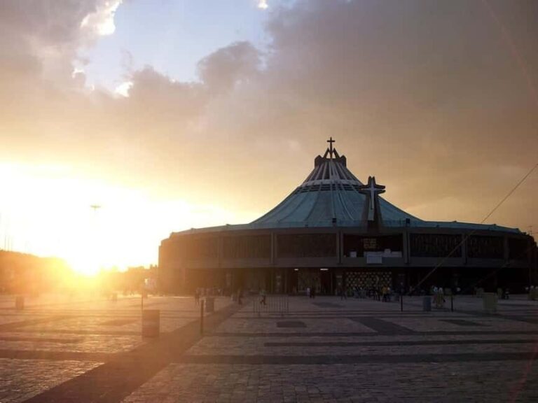 Mexico City: Explore Teotihuacan, Guadalupe, Xochimilco, Coyoacán, and more in 2 days - Practical Tips for Travelers