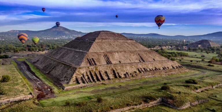 Mexico City: Fly over the impressive pyramids of Teotihuacan in a hot air balloon - The Flight Experience