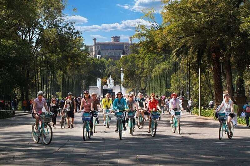 Mexico City: Private Chapultepec Park Bike Tour - Exploring Chapultepec Park from a Bike