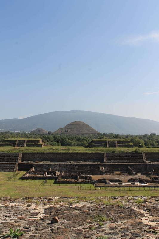 Mexico City: Visit Teotihuacan with early access. - Transportation and Group Size