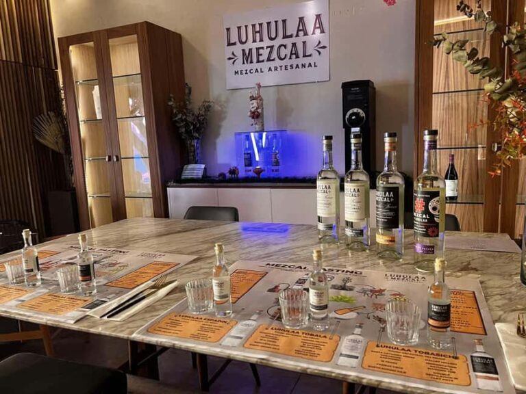 Mezcales tradicionales: Experiencia de Sabores con Historia - The Guided Tasting Experience