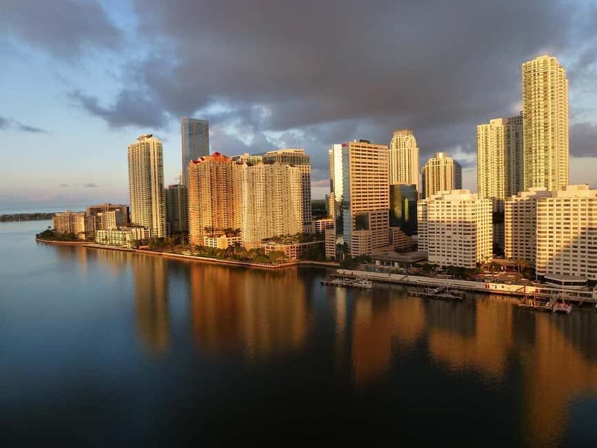 Miami Skyline Millionaire Cruise & Bus Tour 5 stops & Coffee - Experience Quality and Practicalities