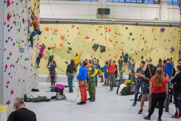 Milan: Indoor Climbing Adventure with Instructor Support - What to Expect from Your Climbing Session