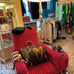 Milan: The Ultimate Vintage Shopping Guidebook - Weekly Market Guide: How to Make the Most of Your Time