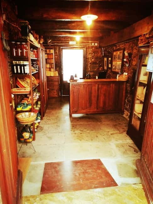 Molise Poggio Sannita (Is): tour of Palazzo Iacovone Birthplace de Horatiis house. - FAQs  