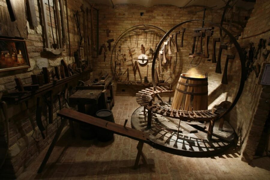 Monferrato: Museum Visit and Tasting at Razzano Castle - Who Will Enjoy This Tour?