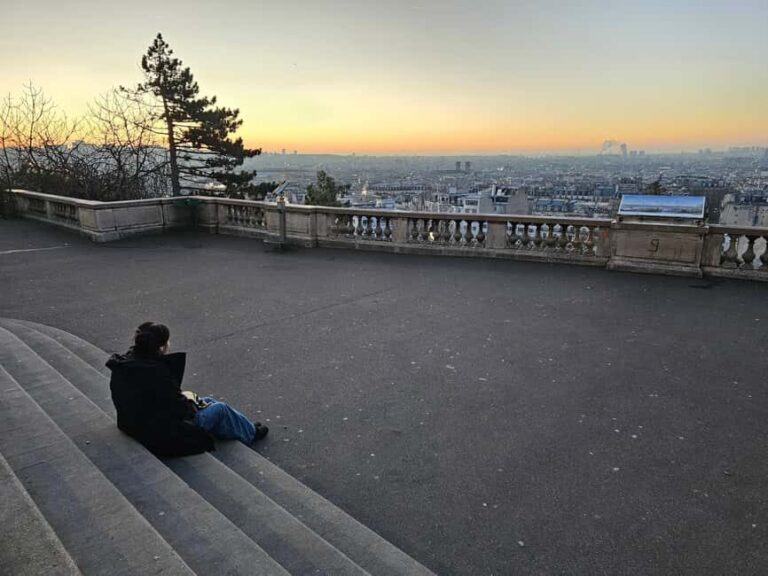 Montmartre Before the Crowds: Walk Tour & Breakfast - The Highlights of the Tour