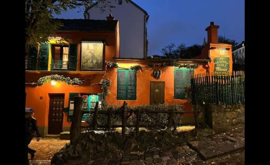 Montmartre for Art Lovers - Walking tour with Expert Guide - What Makes This Tour Stand Out