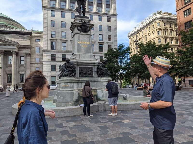 Montréal: Old Town Small Group Guided Walking Tour - Practical Tips for Travelers