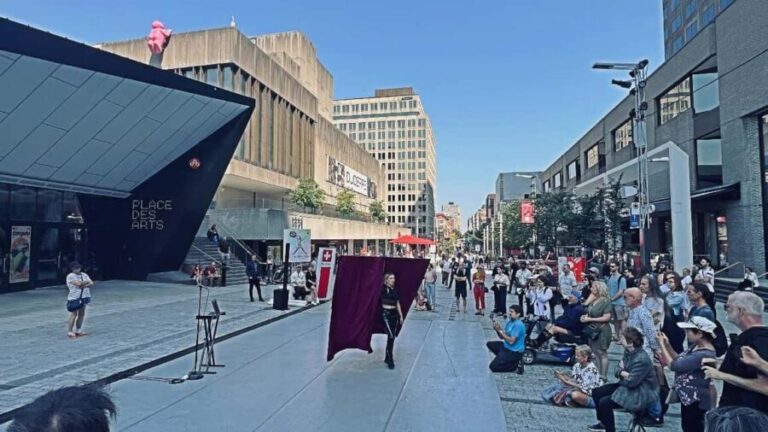 Montreal: Walking Tour 2h Downtown, RESO and Old Montreal - Exploring Montreal’s Cultural Heart: Place des Arts & Quartier des Spectacles