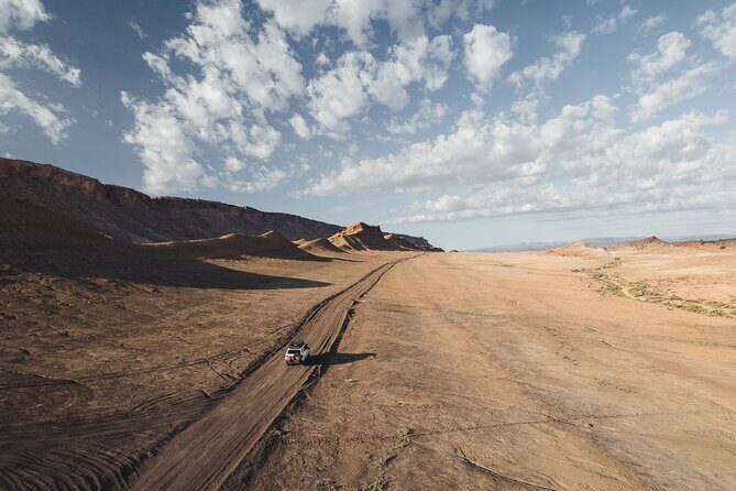 Moonscape Overlook and Factory Butte Offroad Tour - Is It Worth the Price?