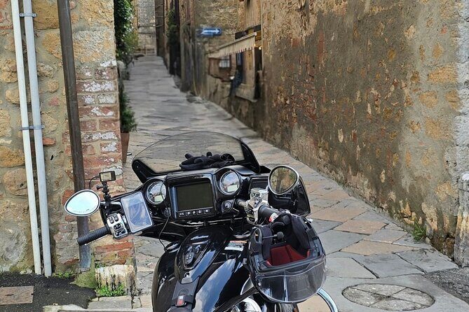 Motorcycle tour through the secret emotions of Tuscany - What to Expect on the Day